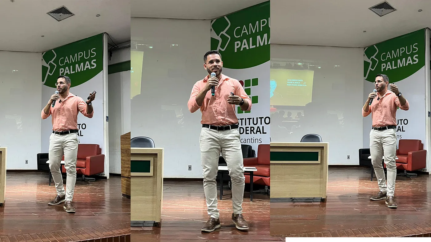 Luiz Carvalho palestrando no auditório do IFTO Campus Palmas