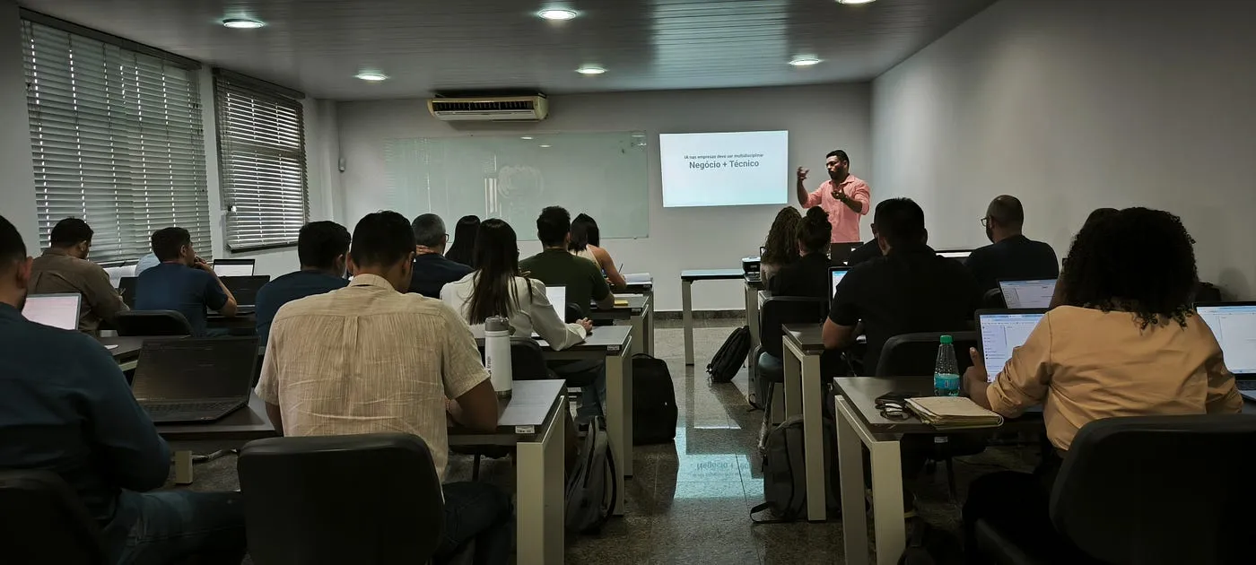 Profissionais contábeis participando do curso IA para Negócios Contábeis no CRC-TO